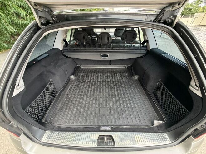 Mercedes E 200-19
