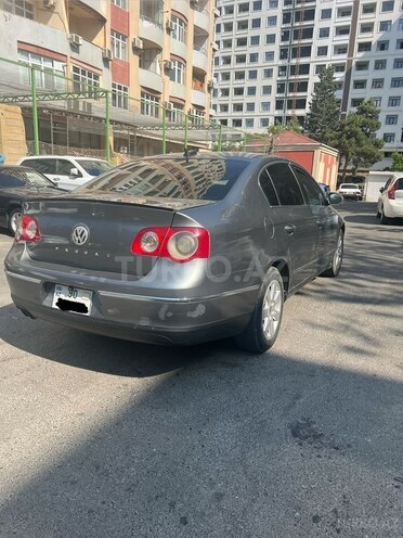 Volkswagen Passat-5