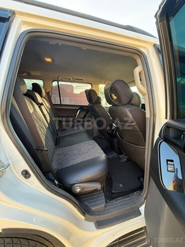 Toyota Land Cruiser Prado-9