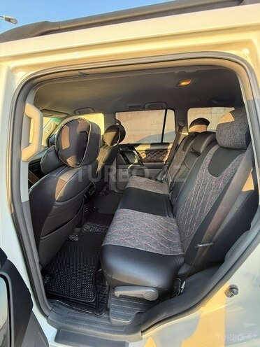 Toyota Land Cruiser Prado-8