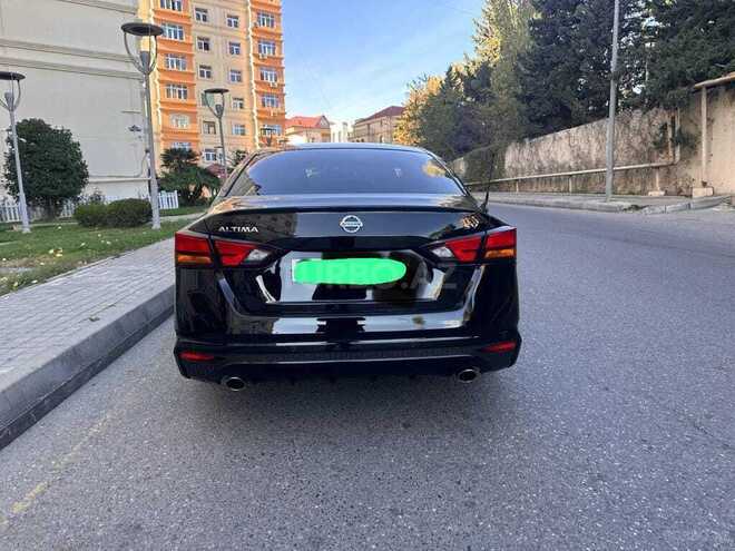 Nissan Altima-5