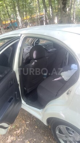 Chevrolet Aveo-4