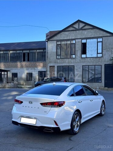 Hyundai Sonata-6