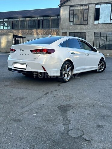 Hyundai Sonata-5