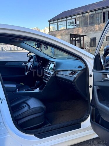 Hyundai Sonata-12