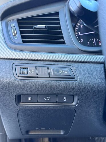 Hyundai Sonata-16