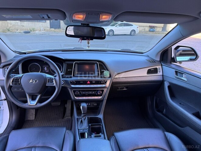 Hyundai Sonata-18