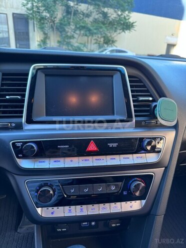 Hyundai Sonata-20