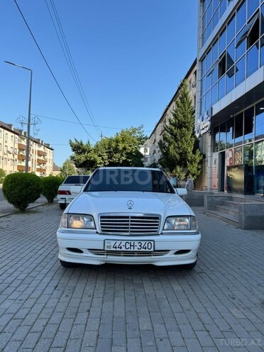 Mercedes C 200-1