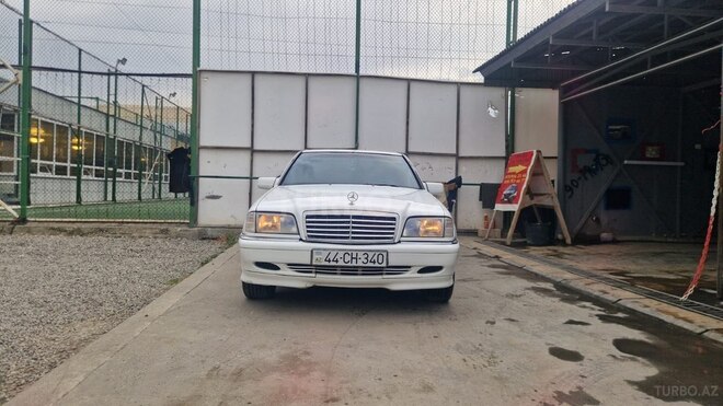 Mercedes C 200-11