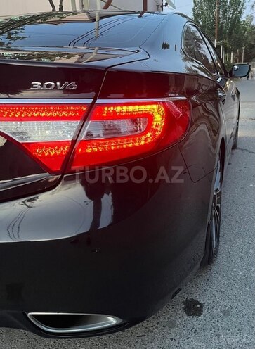 Hyundai Azera-5