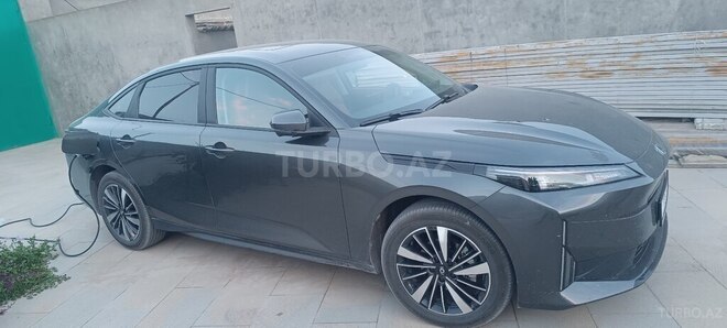 Changan Qiyuan A05-3