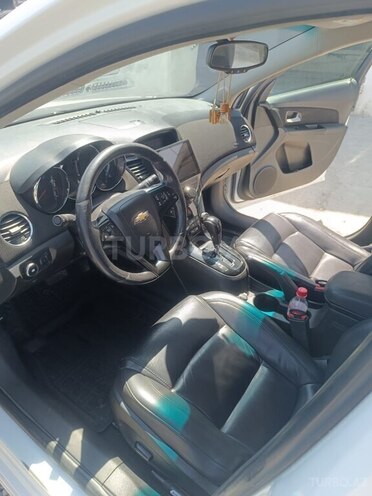 Chevrolet Cruze-11