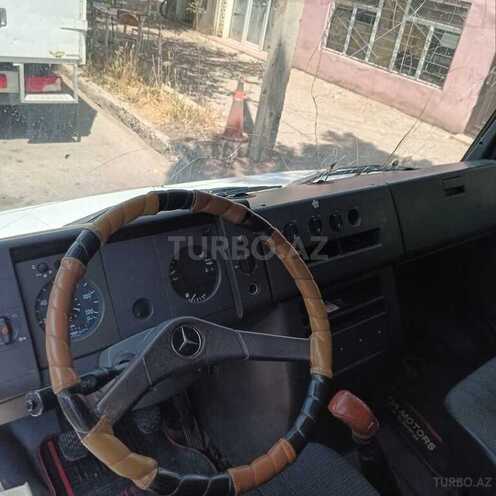 Mercedes 709 D-5