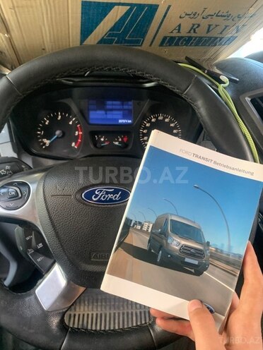 Ford Transit-10
