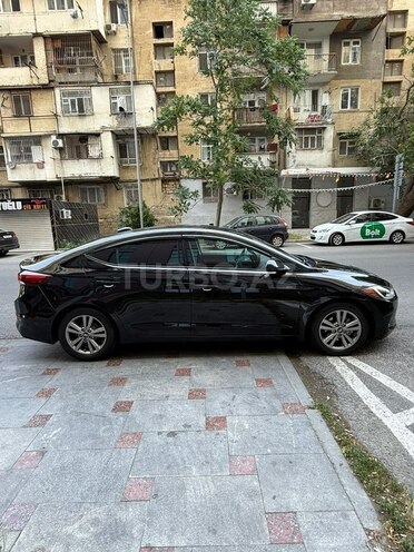 Hyundai Elantra-5