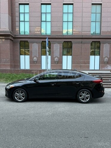Hyundai Elantra-3
