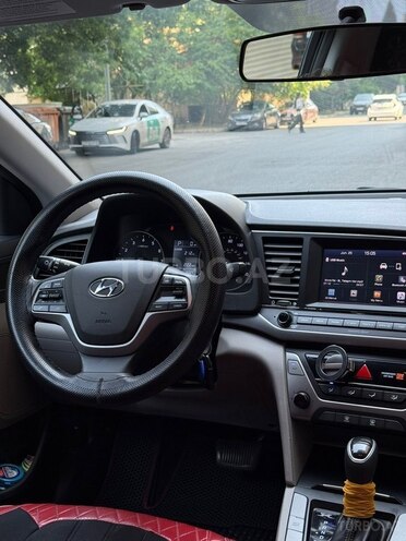 Hyundai Elantra-7