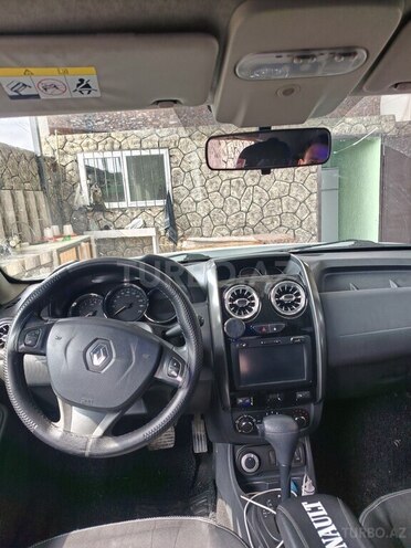 Renault Duster-8