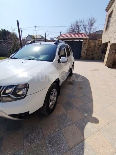 Renault Duster-6
