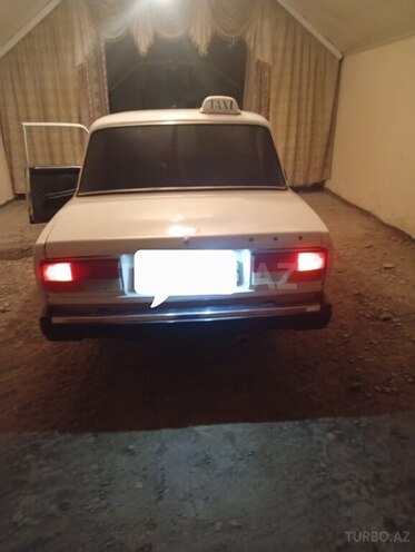 LADA (VAZ) 2107-2