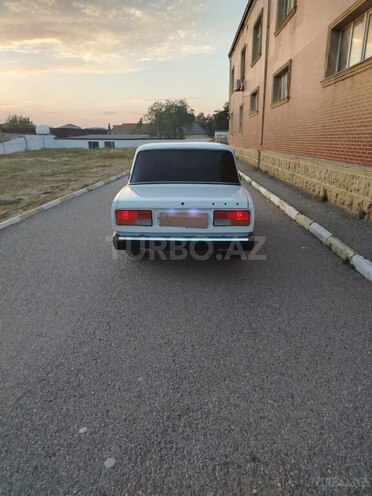 LADA (VAZ) 2107-2