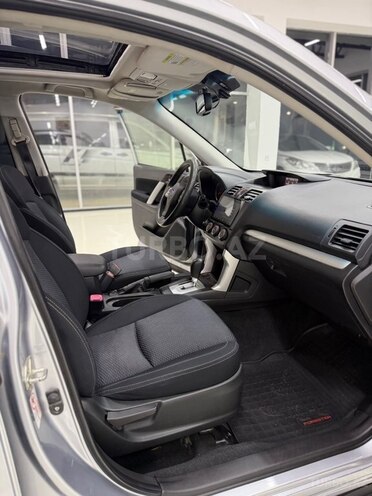 Subaru Forester-11
