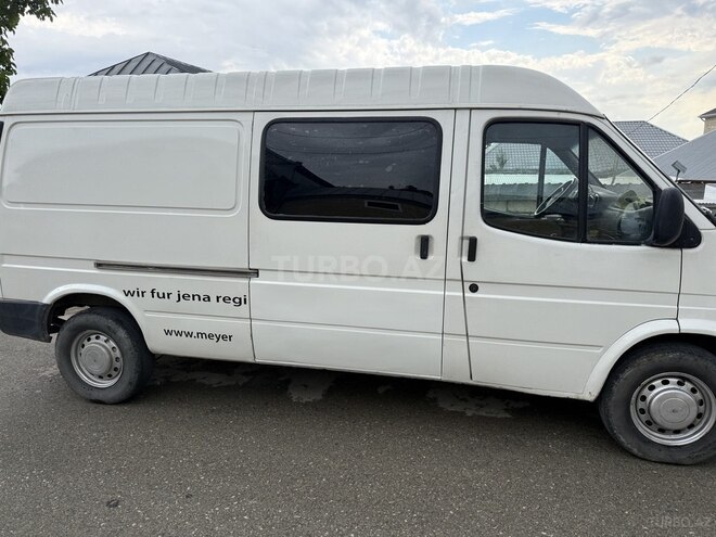 Ford Transit-3