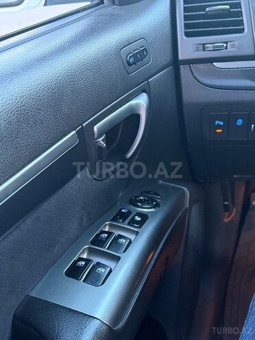 Hyundai Santa Fe-15