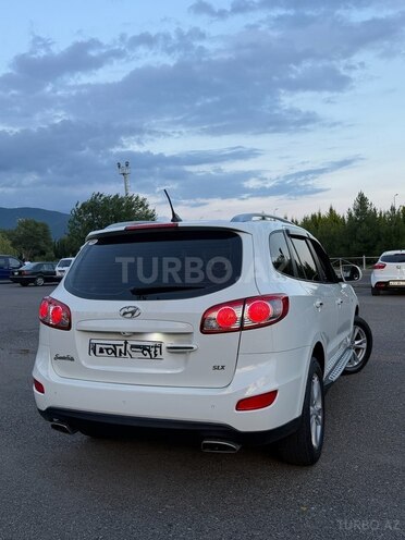 Hyundai Santa Fe-13