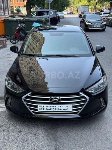 Hyundai Elantra-1