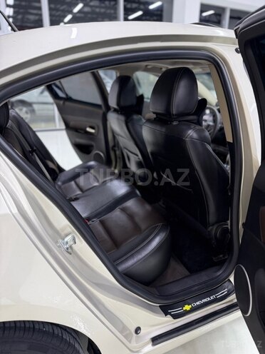 Chevrolet Cruze-14