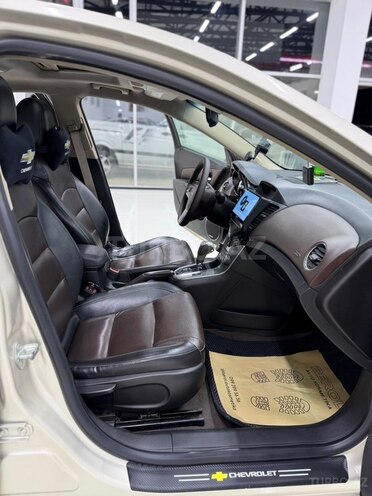 Chevrolet Cruze-11