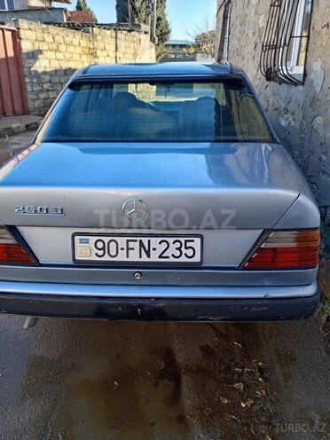 Mercedes E 200-2