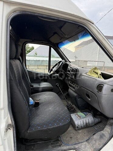 Ford Transit-5