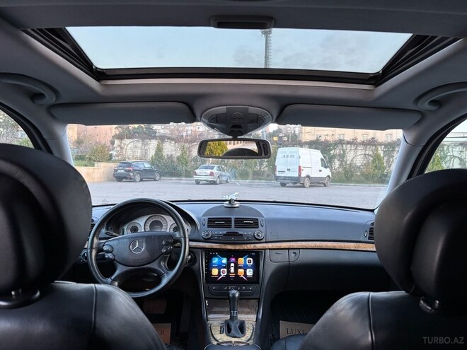 Mercedes E 220-2