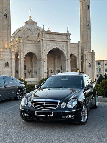 Mercedes E 220-1