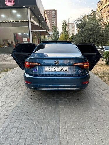 Volkswagen Jetta-4