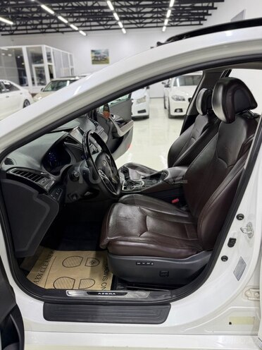 Hyundai Azera-15
