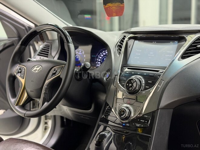 Hyundai Azera-10
