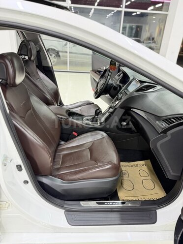 Hyundai Azera-13