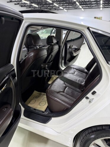 Hyundai Azera-14