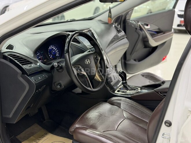 Hyundai Azera-9