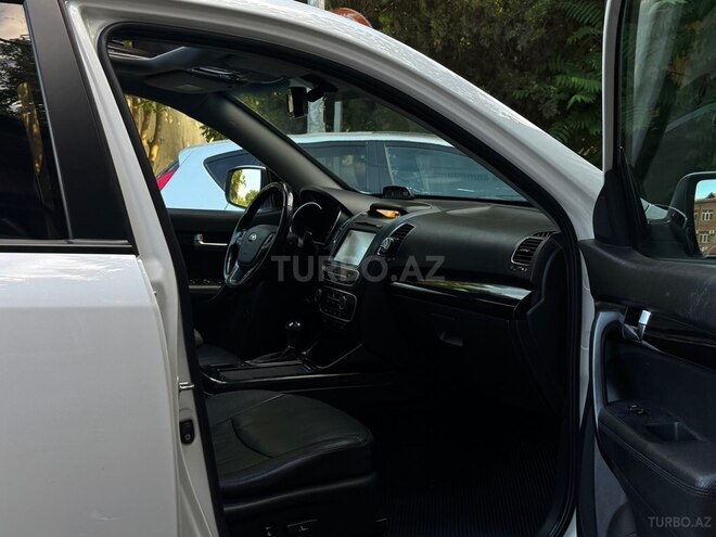 Kia Sorento-19