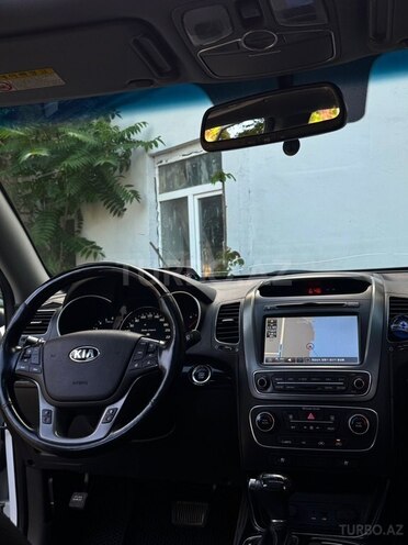 Kia Sorento-16