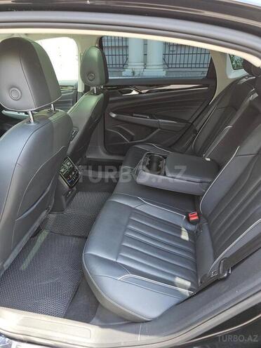 Volkswagen Passat-11