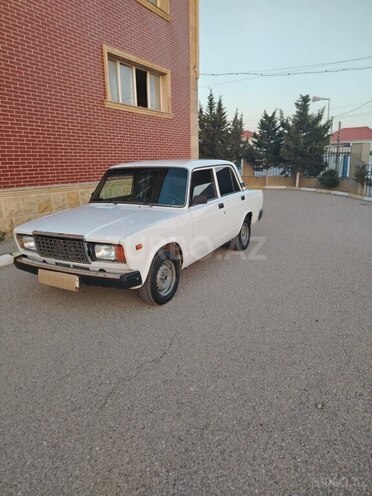 LADA (VAZ) 2107-1