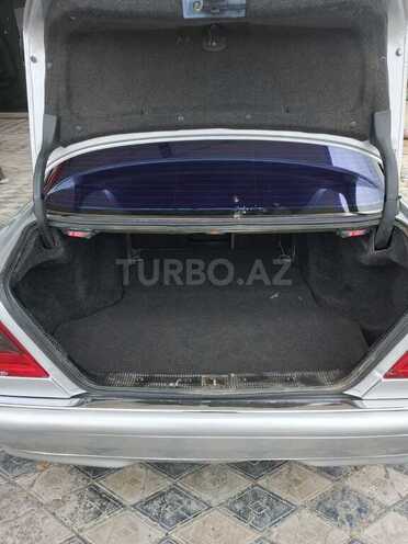 Mercedes C 250-11