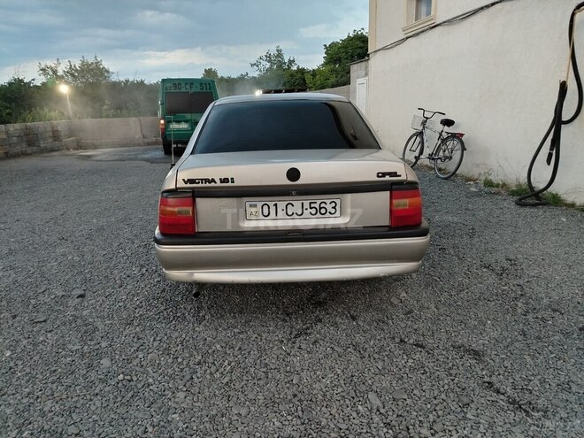 Opel Vectra-2