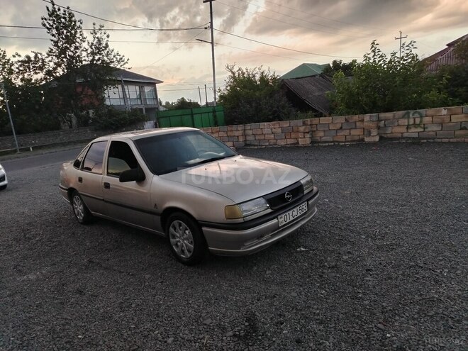 Opel Vectra-9